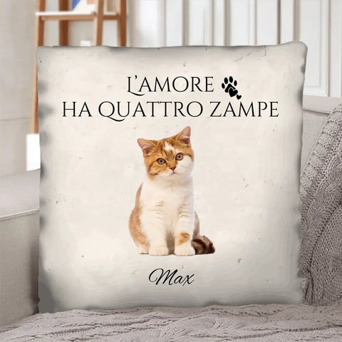 L’amore ha quattro zampe - Cuscino personalizzato - Featured Image